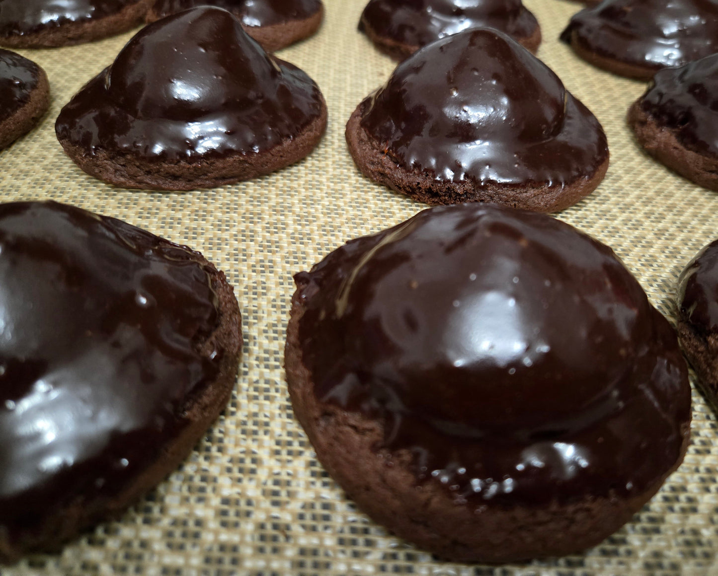 Mint Marshmallow Bomb Cookies
