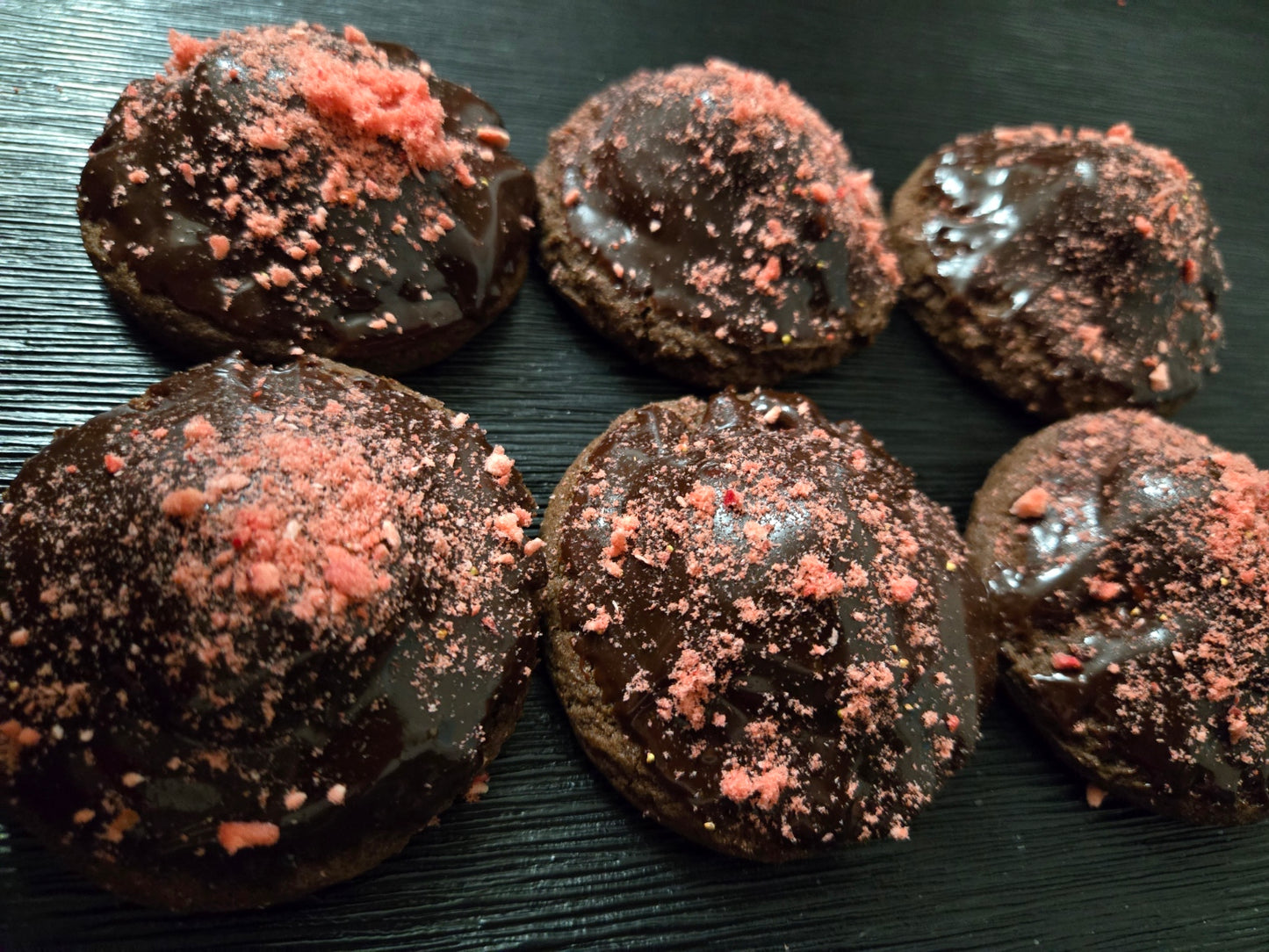 Marshmallow Cookie Bomb (Freeze-Dried Fruit Dusting Optional)